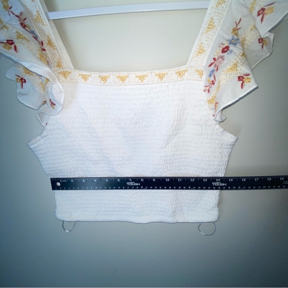 Japna White Blouse with Floral Embroidery - Picture 4 of 5